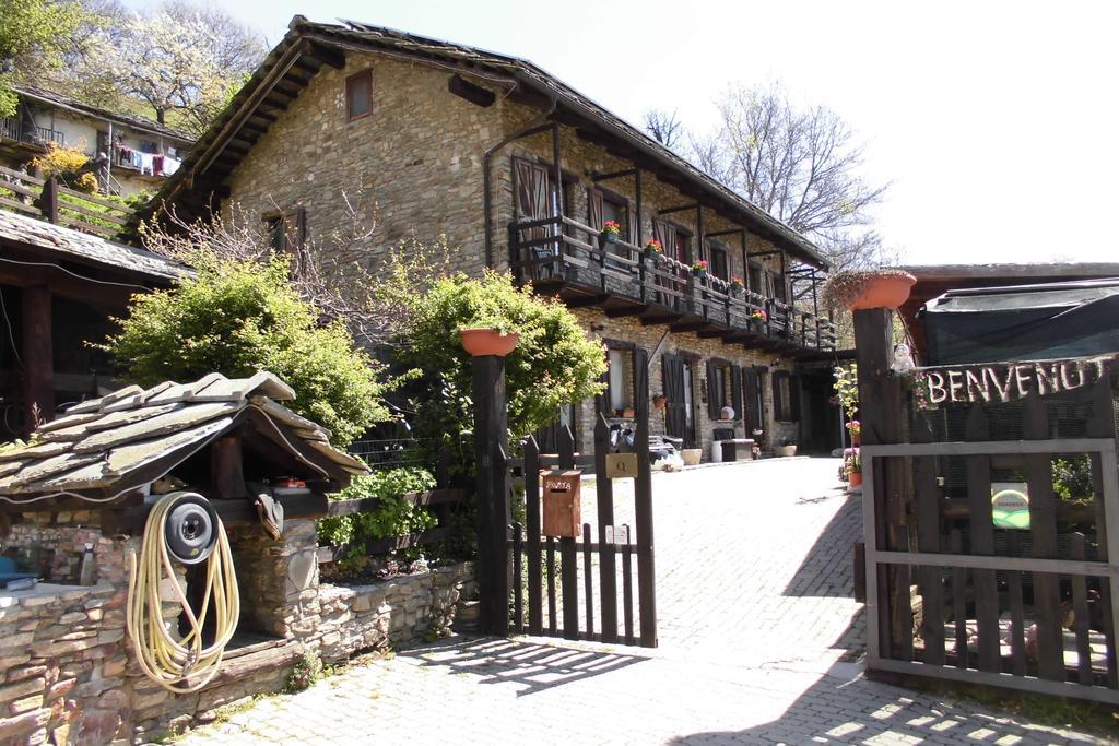 Agriturismo Fiorendo Pinerolo ภายนอก รูปภาพ